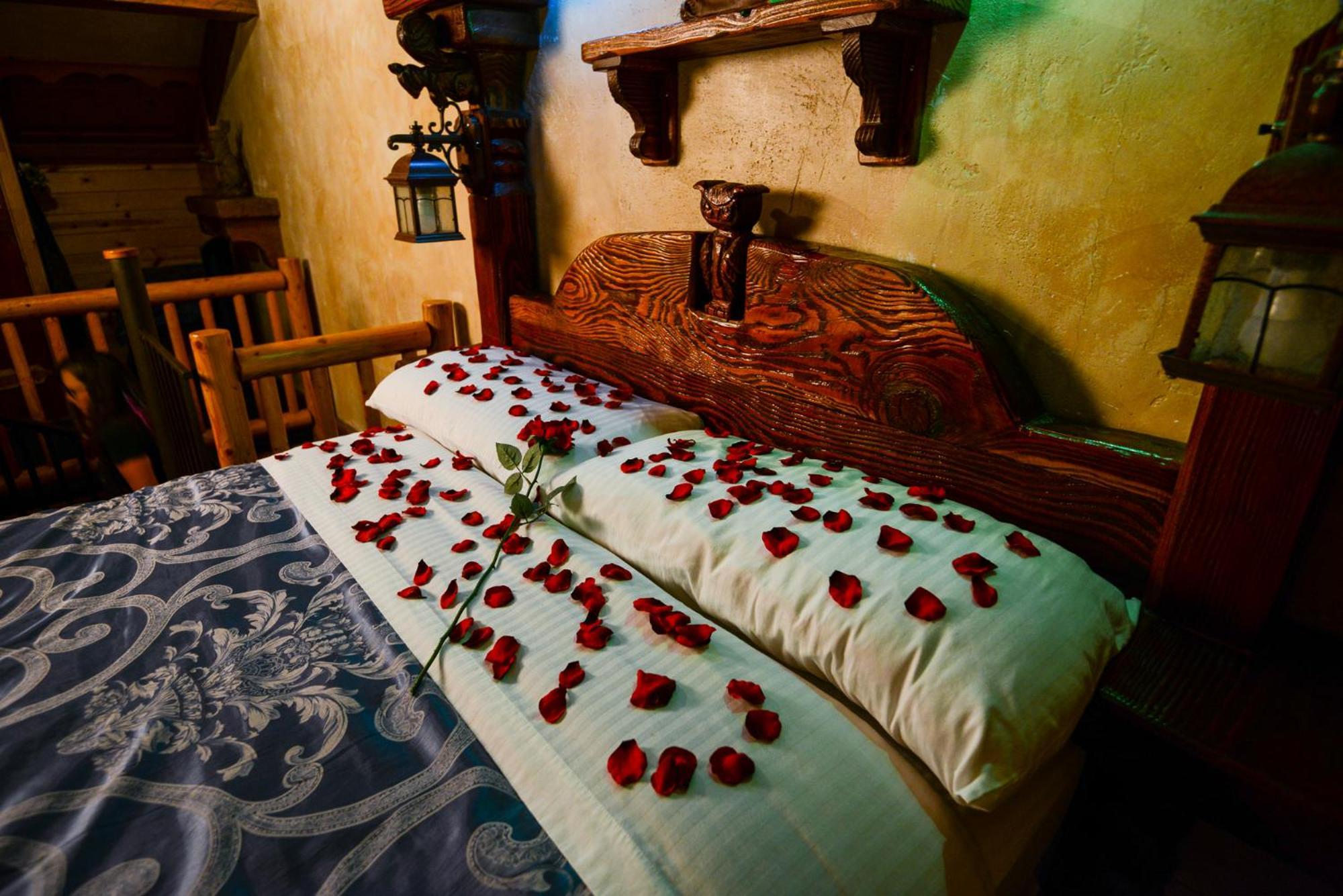 Castle Wood Theme Cottages- Couples Only Big Bear Lake Exterior photo